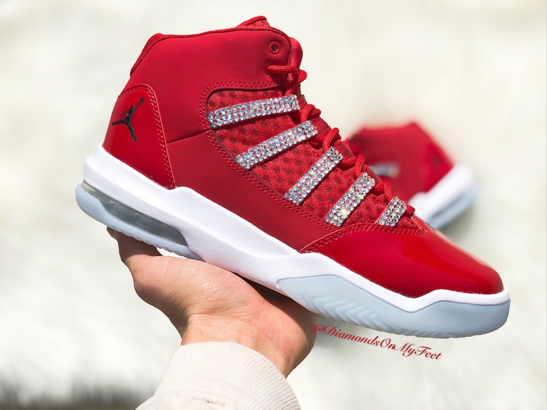 jordan max aura red white