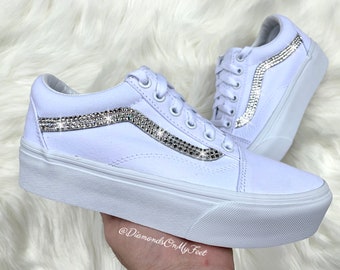 Swarovski Damen Vans Old Skool White Platform Schuhe Sneakers Blinged Out Mit authentischen klaren Swarovski Kristallen Custom Bling Schuhe