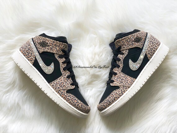 predicción boxeo adherirse Swarovski Nike Air Jordan 1 Mid SE Black Cheetah Sneaker - Etsy España