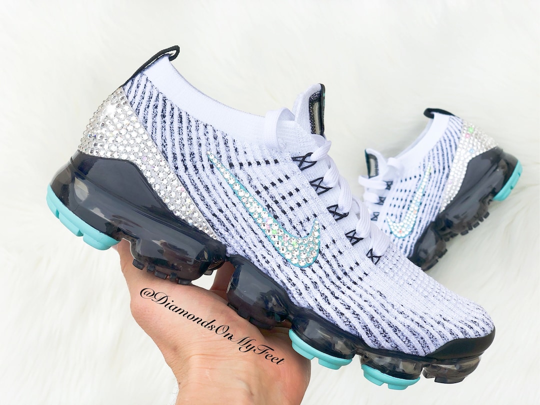Swarovski Womens Nike VaporMax Flyknit 3 witte Aurora Groen Zwart Sneakers Blinged Out Met Authentieke Swarovski Kristallen Custom Nike Schoenen Etsy Nederland