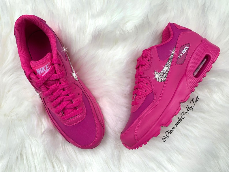 fuschia pink nike shoes