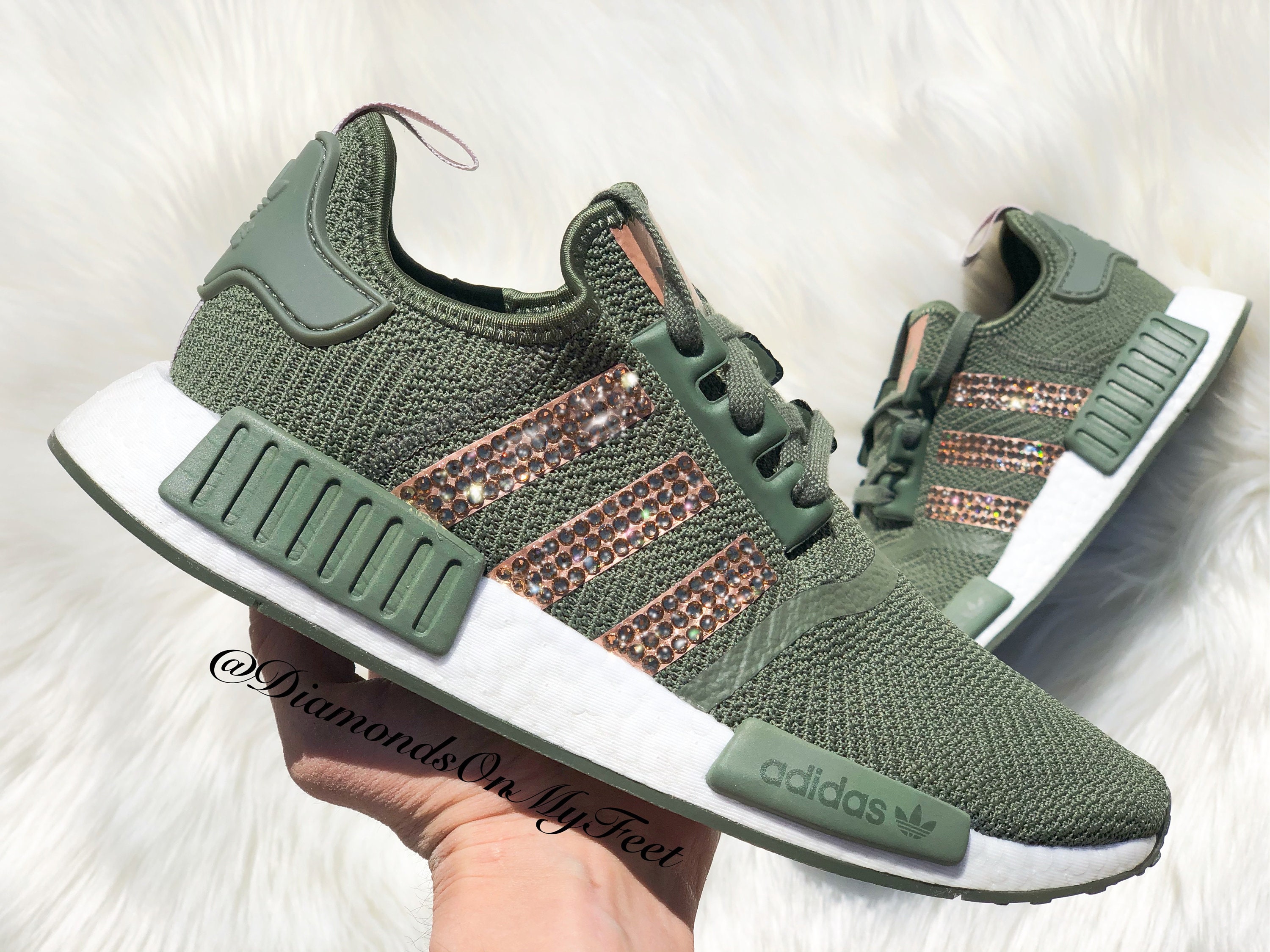 studie Aantrekkingskracht bord Maat 10 Swarovski Dames Adidas NMD R1 Olijfgroene Sneakers - Etsy Nederland