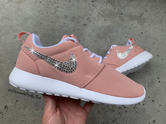 nike roshe runs pink