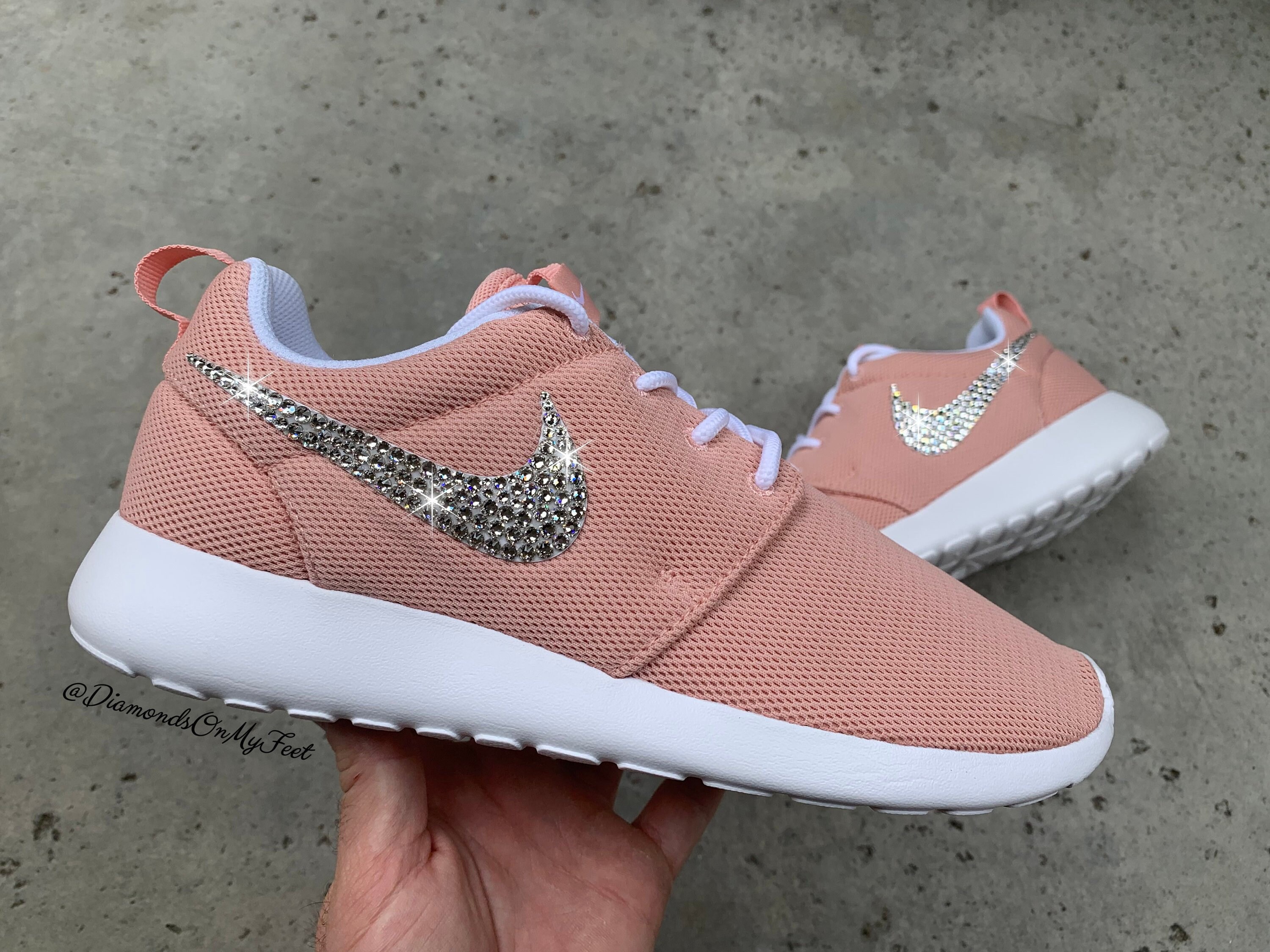 nike roshe one women pink