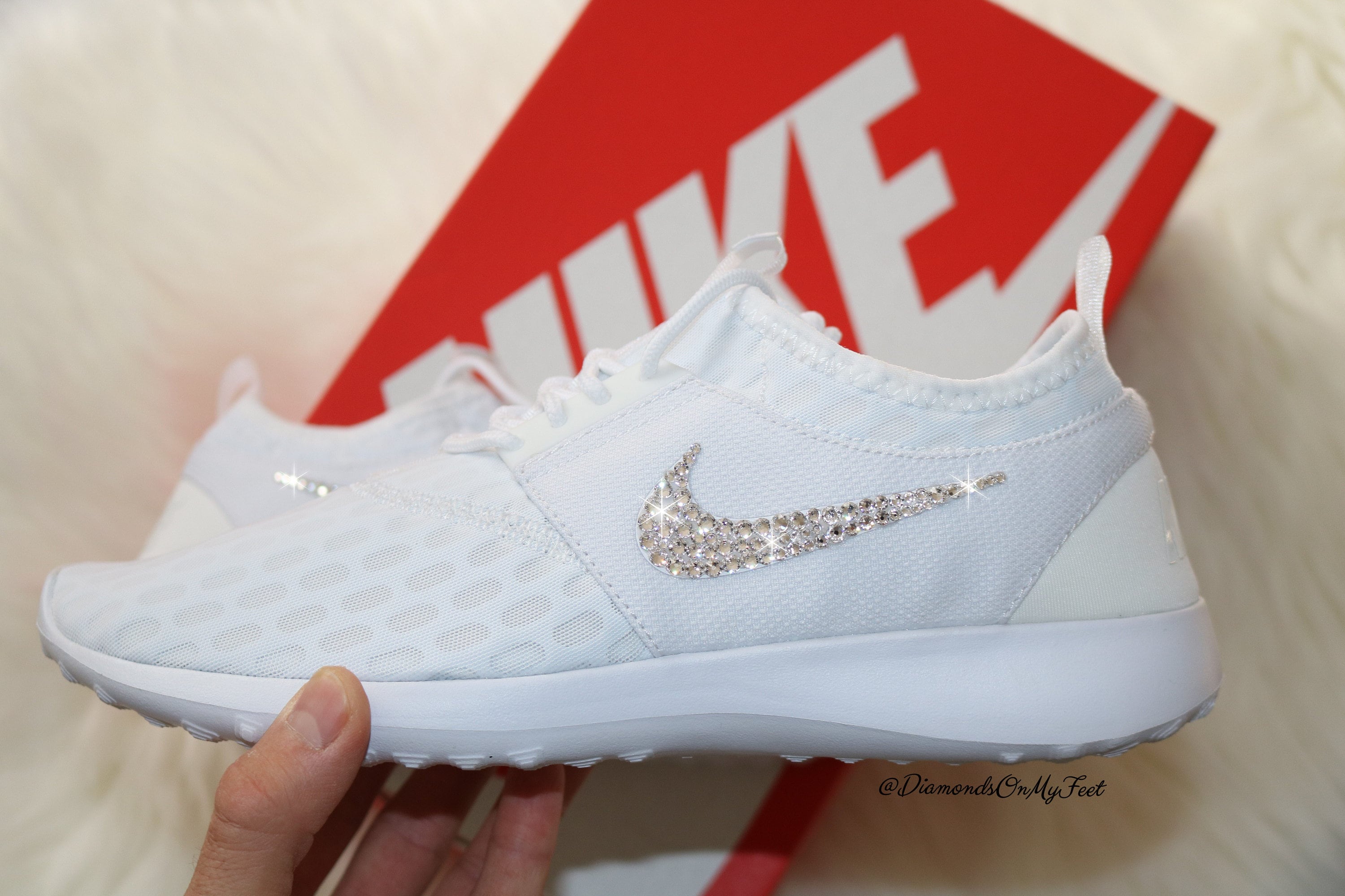 Opfylde tvivl døråbning Swarovski Women's Nike Juvenate All White Sneakers Blinged - Etsy