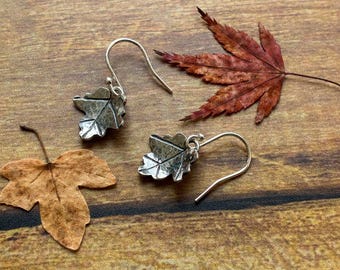 silver maple leaf dangle drop earrings