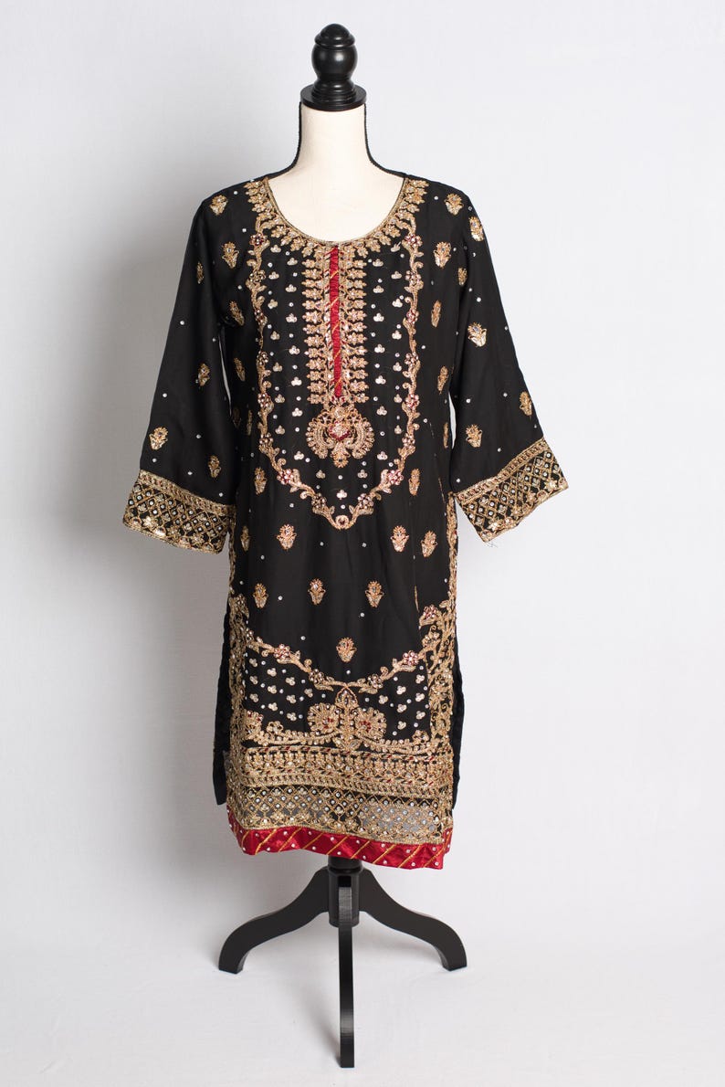 Black Embroidery Pakistani Salwar Kameez Suit in Size 42.