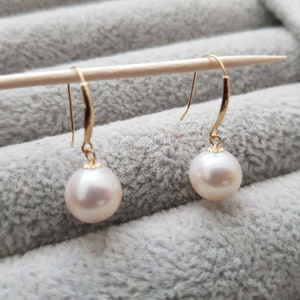 Crochets de boucles d'oreilles pendantes fines en or massif 18 carats Akoya AAAA Pearl, perles rondes Akoya 8-9 mm, couleur blanche, or rose 18 carats massif, Au750, 75 % d'or