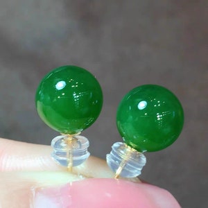 Genuine 18K gold solid green Jade earrings, Au750 stamped gold, 75% of gold earrings studs