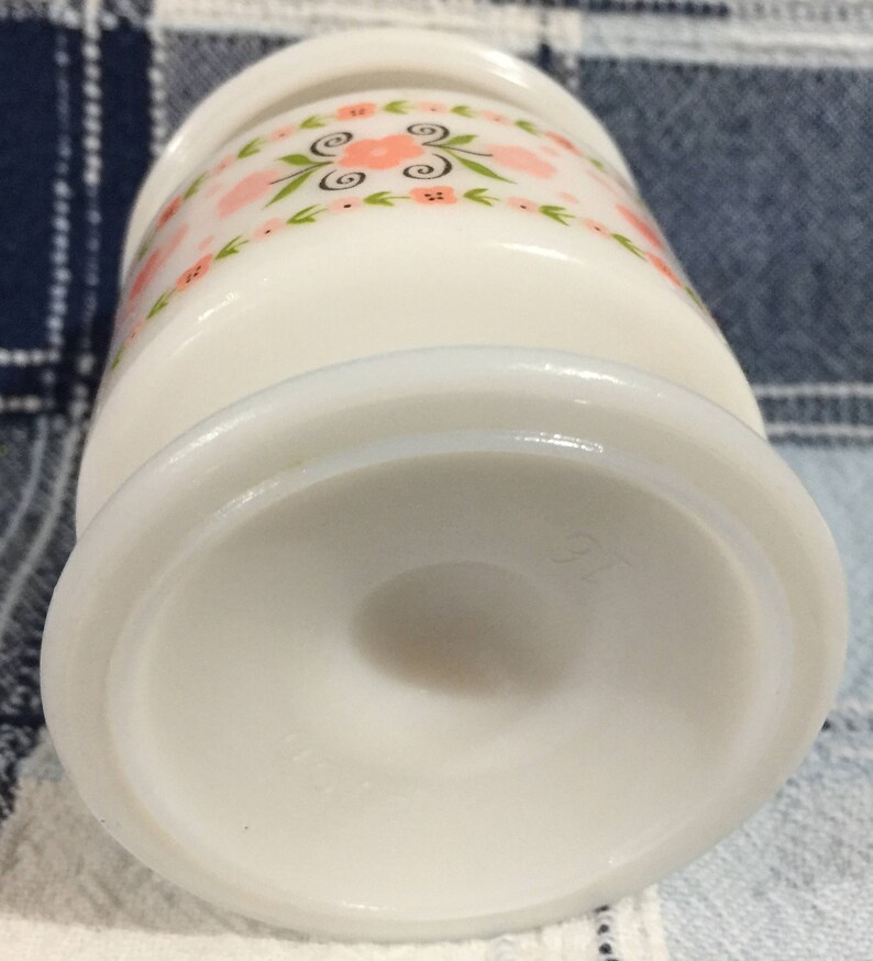 Avon Rare hearts and flowers Vintage milk glass Vanity Jar