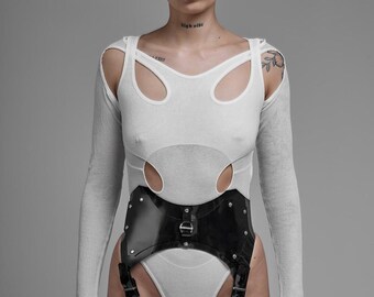 Black belt , Futuristic , Handcrafted in Berlin , Sustainable , Unisex , Adjustable , Skin Friendly, Organic Leather