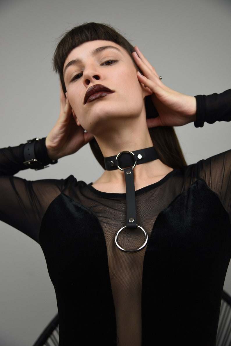 BOND CHOKER