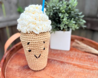 Peluche chocolatée faite main au crochet | Grande taille | Peluche alimentaire au crochet | Décoration d'intérieur confortable | Cadeau mignon | Milk-shake brun | Peluche