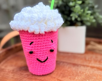Peluche milkshake aux fraises au crochet faite main | Taille moyenne | Peluche alimentaire mignonne | Décoration au crochet | Cadeau kawaii | Milk-shake rose | Peluche