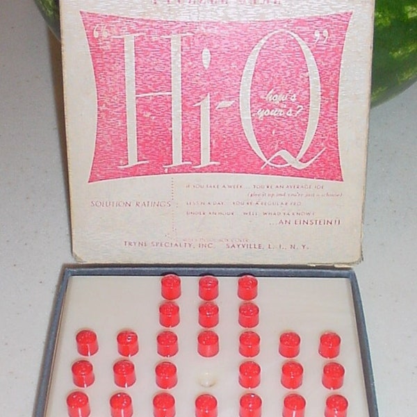 Vintage HI Q Puzzle Peg GAME White Plastic Board & 32 Red Pieces Mid Century Retro Game Room,Home Decor Rules,Scoring Printed Inside Box Lid