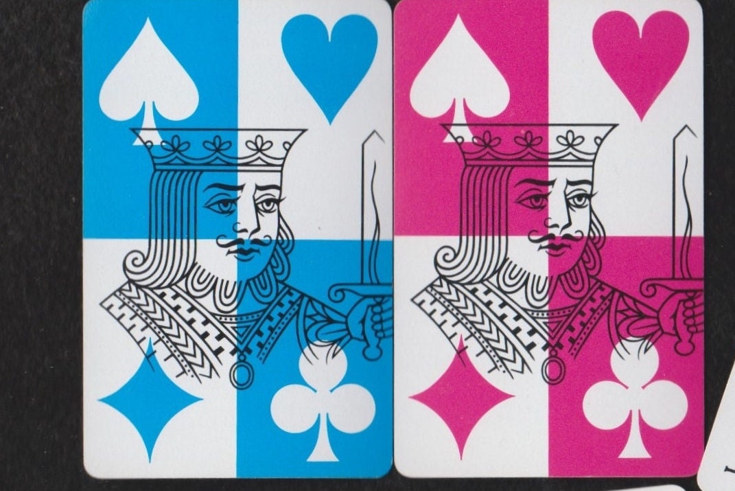 Vintage MID CENTURY MODERN Double Deck Boxed Set Back Design Pink,Blue & White w Kings and Playing Card Suits w 4 Jokers Like New! Ephemera