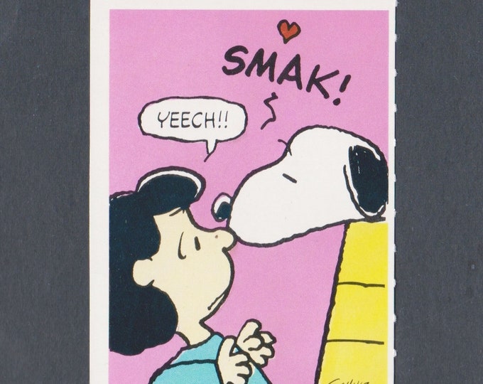 Vintage Peanuts Valentine Card SNOOPY Dog KISSES LUCY on the Nose Smak