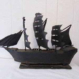 Vintage sculptuur, Brutalist sculptuur, jaren 1970 sculptuur, metalen sculptuur, boot sculptuur, halverwege de eeuw moderne, moderne kunst