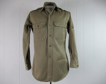 Vintage shirt, military shirt, 1940s shirt, Army shirt, khaki cotton shirt, button down shirt, vintage clothing, size small