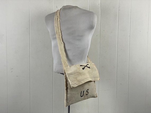 Vintage bag, canvas bag, 1970s bag, shoulder bag, U. S. bag, Musset bag, Folk Art reenactment bag, Civil War bag, canvas bag, messenger bag