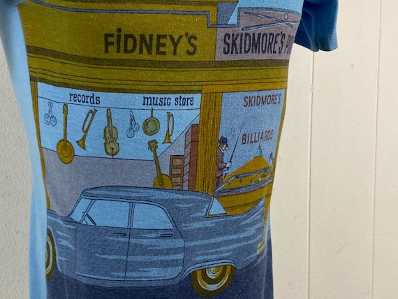 Vintage t-shirt, size medium, 1950s street scene,… - image 3