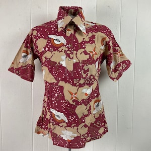 Vintage shirt, burgundy with stars, 1970s shirt, Disco shirt, Towncraft shirt, short sleeve shirt, vintage clothing, size medium, NOS