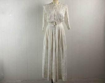 Vintage dress, size small, Edwardian dress, 1900s dress, lace dress, white dress, victorian dress, Gothic dress, vintage clothing