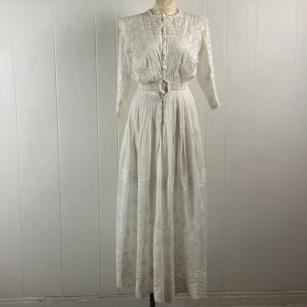 Vintage dress, size small, Edwardian dress, 1900s dress, lace dress, white dress, victorian dress, Gothic dress, vintage clothing