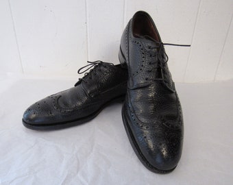 Vintage shoes, black wingtip shoes, 1950s shoes, Church's shoes, English shoes, black leather shoes, vintage clothing, size 9