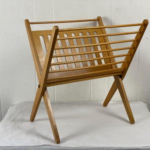 Modern magazine rack, Vintage folding magazine rack, Mid Century magazine rack, 1960s Modern furniture, scissor magazine rack, vintage decor