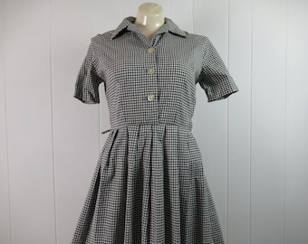 Vintage dress, 1950s dress, gingham check dress, cotton dress, Schoolmaid dress, vintage clothing, size small