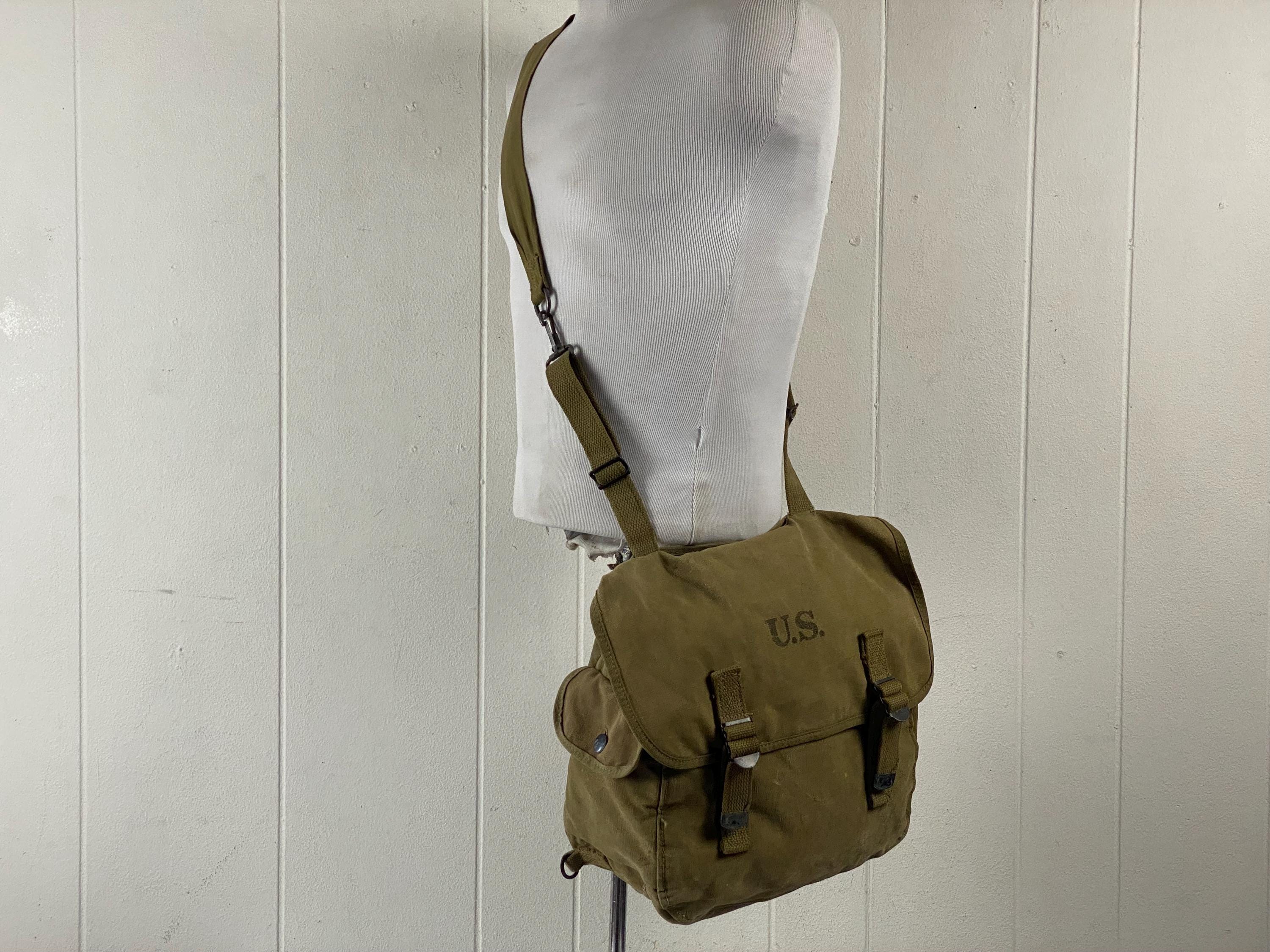 Vintage bag, shoulder bag, 1940s bag, U.S. Army bag, canvas bag, messenger bag, shoulder bag, military bag, 1942 bag, vintage luggage Vintage bag, shoulder bag, 1940s bag, U.S. Army bag, canvas bag, messenger bag, shoulder bag, military bag, 1942 bag, vintage luggage