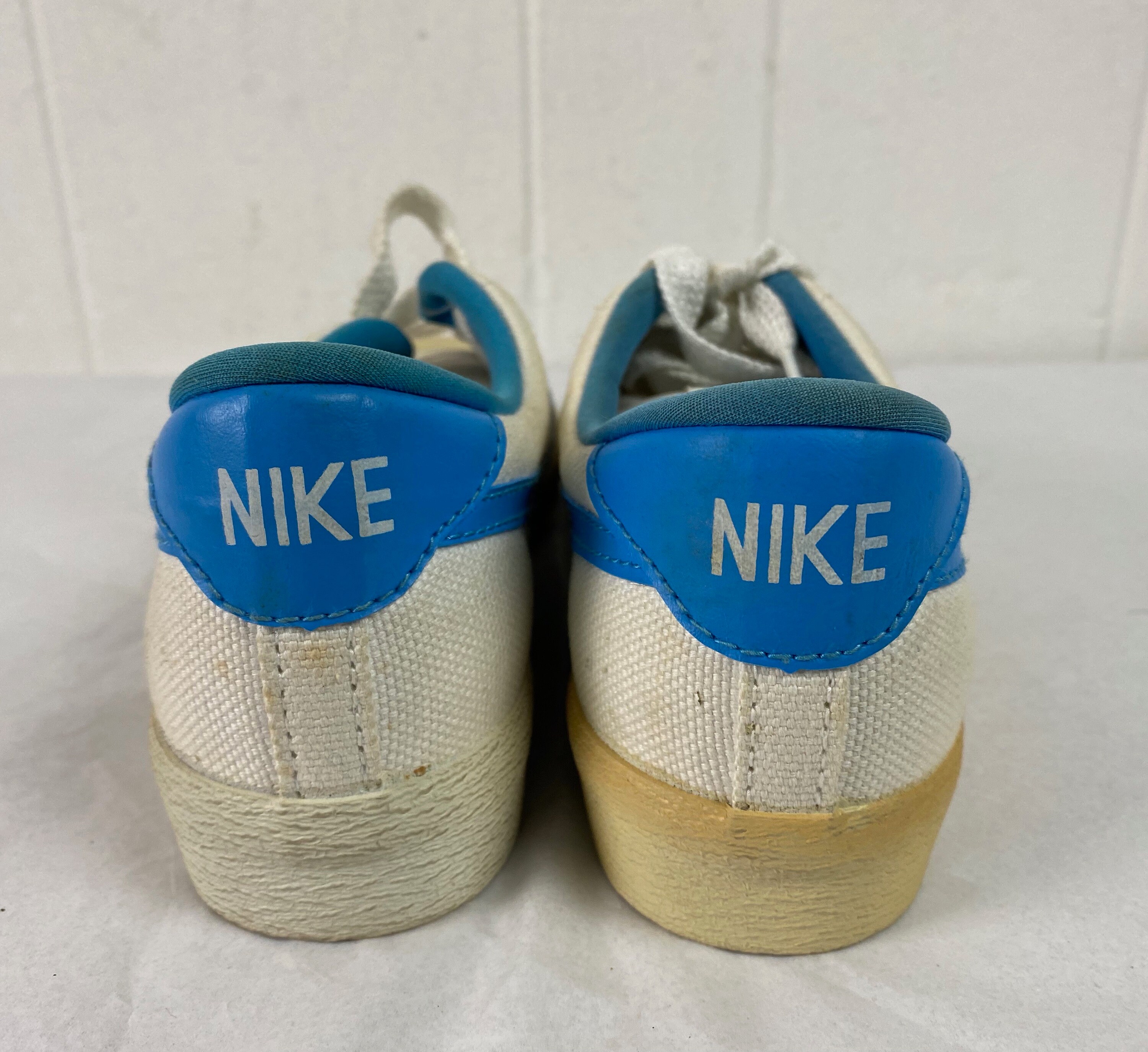 classic nike shoes 1980s women's