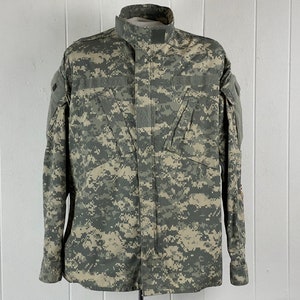 Giacca vintage, taglia media, giacca mimetica, giacca militare, giacca mimetica, giacca pixel mimetica, giacca militare, giacca anni 2000, abbigliamento vintage