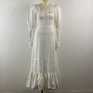 Vestido vintage, vestido de pradera, vestido blanco, vestido de la década de 1970, vestido de encaje, vestido de algodón, vestido eduardiano, ropa vintage, talla pequeña