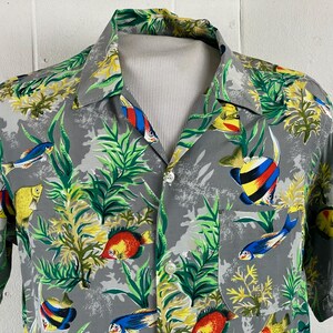 1960s fish shirt, size medium, underwater shirt, Rayon shirt, Hawaiian shirt, top button loop, vintage Aquarium Tiki shirt, vintage clothing