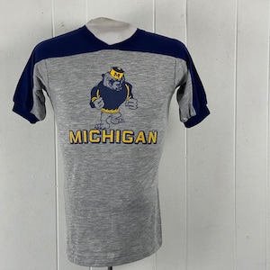 Vintage t shirt, size small, 1970s t shirt, U of M  t shirt, Michigan Wolverines t shirt, school t shirt, Michigan shirt, vintage clothing