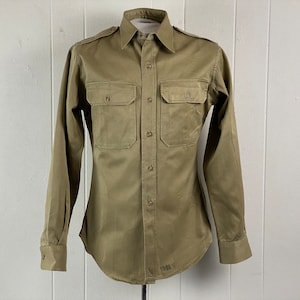 Vintage shirt, military shirt, Army shirt, 1950s shirt, khaki shirt, shirt with patches, SPEARHEAD, vintage clothing, size medium