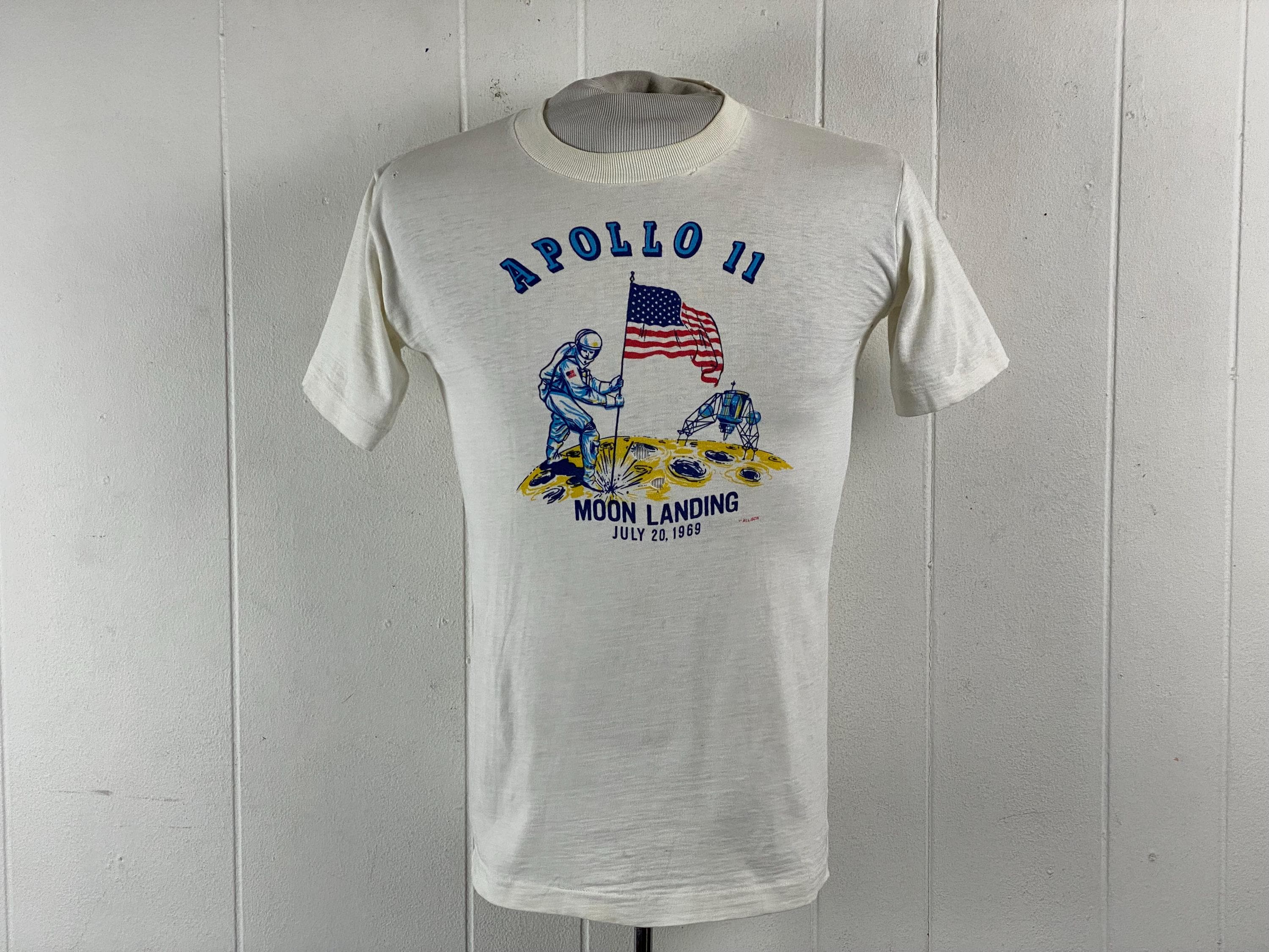 Vintage T Shirt, Size Small, 1960s T-shirt, Apollo 11 Moon Landing 