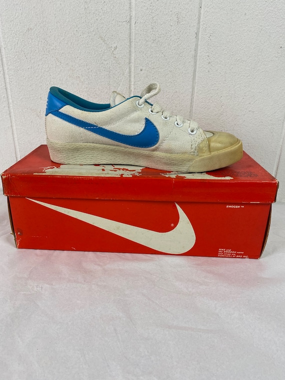 Vintage Nikes, Women's tennis shoes, 1980s Nike sh