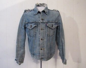 Vintage jacket, denim jacket, 1980s jacket, Levis jacket, distressed jacket, trucker jacket, vintage Levis, vintage clothing, size small