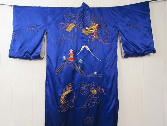 Vintage kimono, vintage robe, silk robe, dragon ki