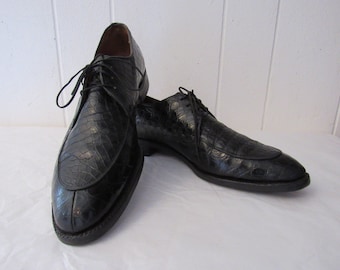 Vintage shoes, alligator shoes, 1960s gator shoes, black shoes, vintage oxfords, vintage clothing, size 8 1/2