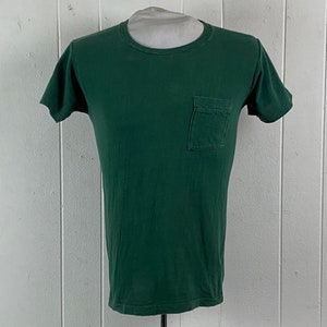 Vintage t shirt, size Medium, pocket t shirt, 1970s t shirt, green pocket t shirt, plain t shirt, vintage pocket tee, vintage clothing