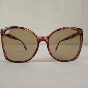 Vintage sunglasses, 1980s sunglasses, oversized sunglasses, 1970s sunglasses, 1980s sunglasses, vintage eyewear, Corning
