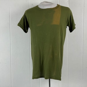 Vintage t shirt, size medium, Army shirt, 1980s t shirt, distressed t shirt, military t shirt, green t shirt, vintage clothing