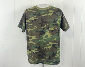 Vintage t shirt, size large, 1980s t shirt, camo t shirt, pocket t shirt, camouflage t shirt, army t shirt, America, vintage clothing, NOS