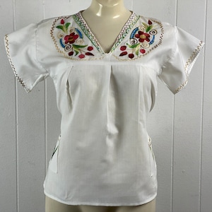 Vintage peasant blouse, hippy shirt, 1970s blouse, 1970s bohemian shirt, ethnic shirt, embroidered shirt, vintage clothing, size Medium