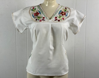 chemisier paysan vintage, chemise hippie, chemisier des années 1970, chemise boho des années 1970, chemise ethnique, chemise brodée, vêtements vintage, taille Medium