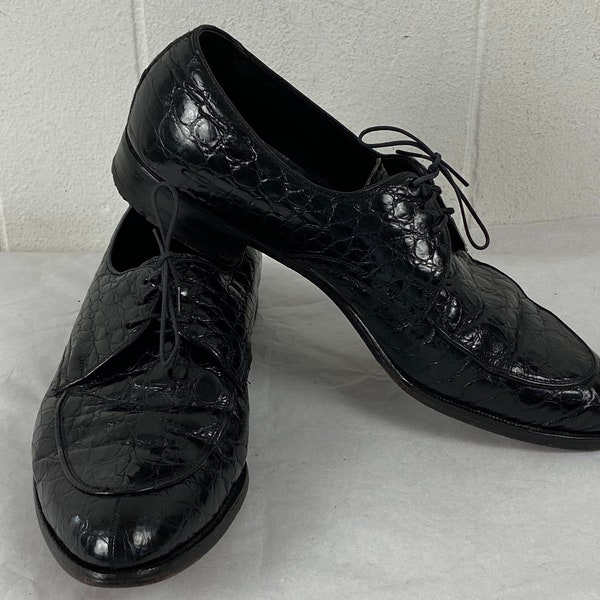 Vintage shoes, alligator shoes, 1960s gator shoes, black shoes, vintage oxfords, vintage clothing, size 8 1/2